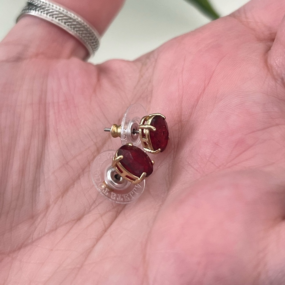 New Stella & Dot Ruby Red Stud Earrings - Picture 11 of 12